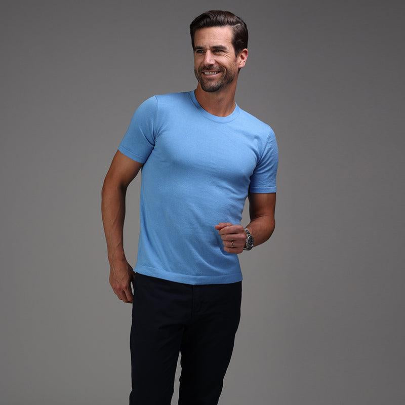 Tailored light blue tee with shorter sleeves and body length for 5'6 to 5'8 men